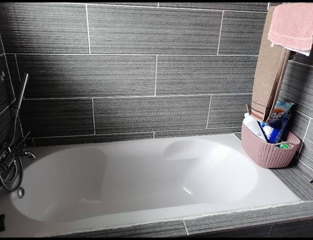 3 bed property to rent in EVANS PARK